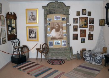  Экспонаты и интерьер музея