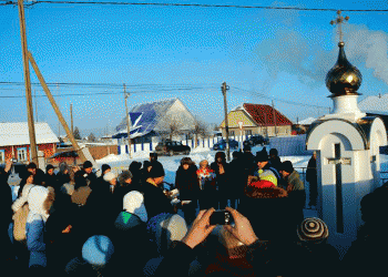 Церемония открытия часовенного столпа в год столетия со дня убийства Распутина